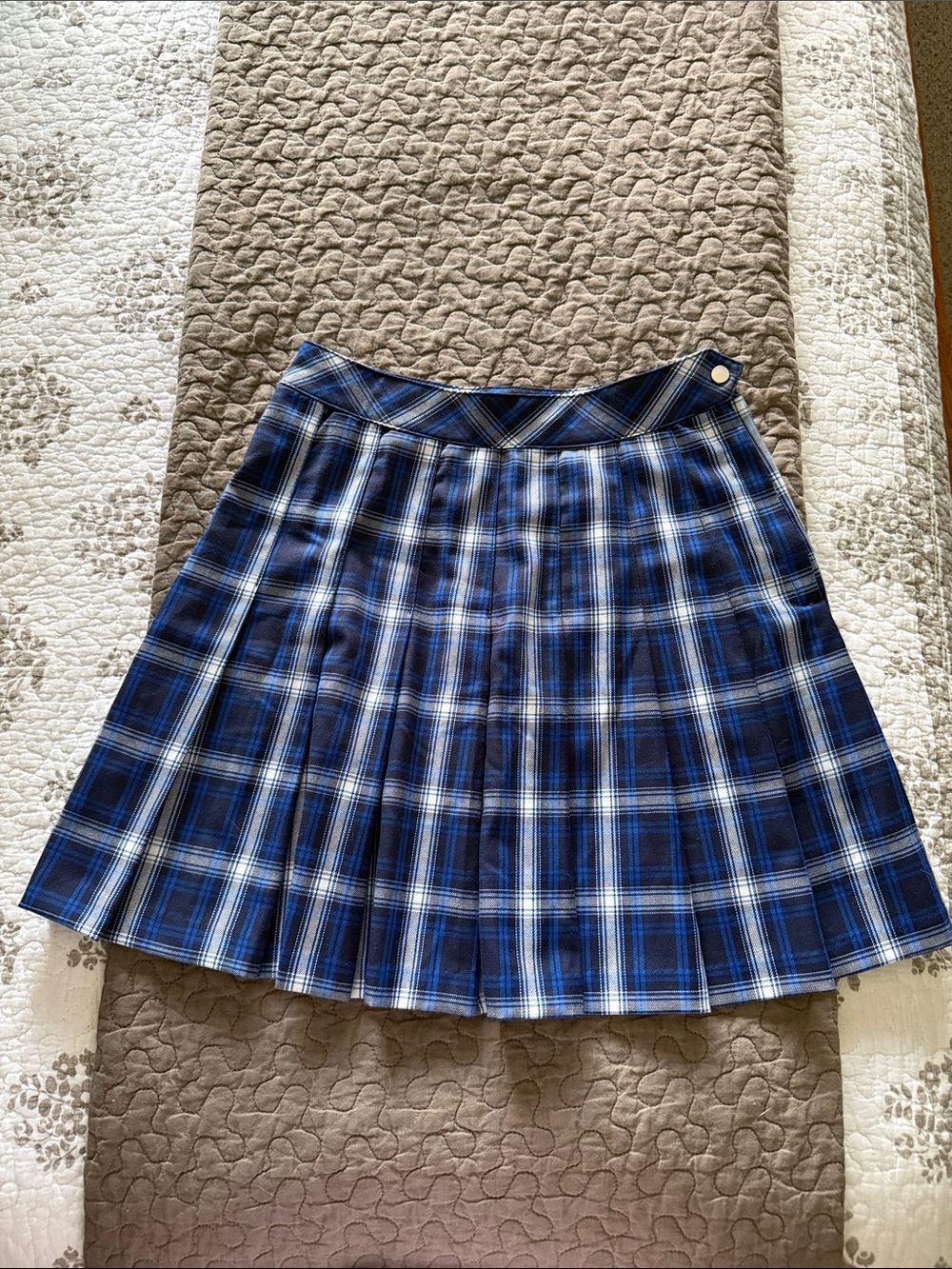H&M Navy and White Plaid Pleated Mini Skirt